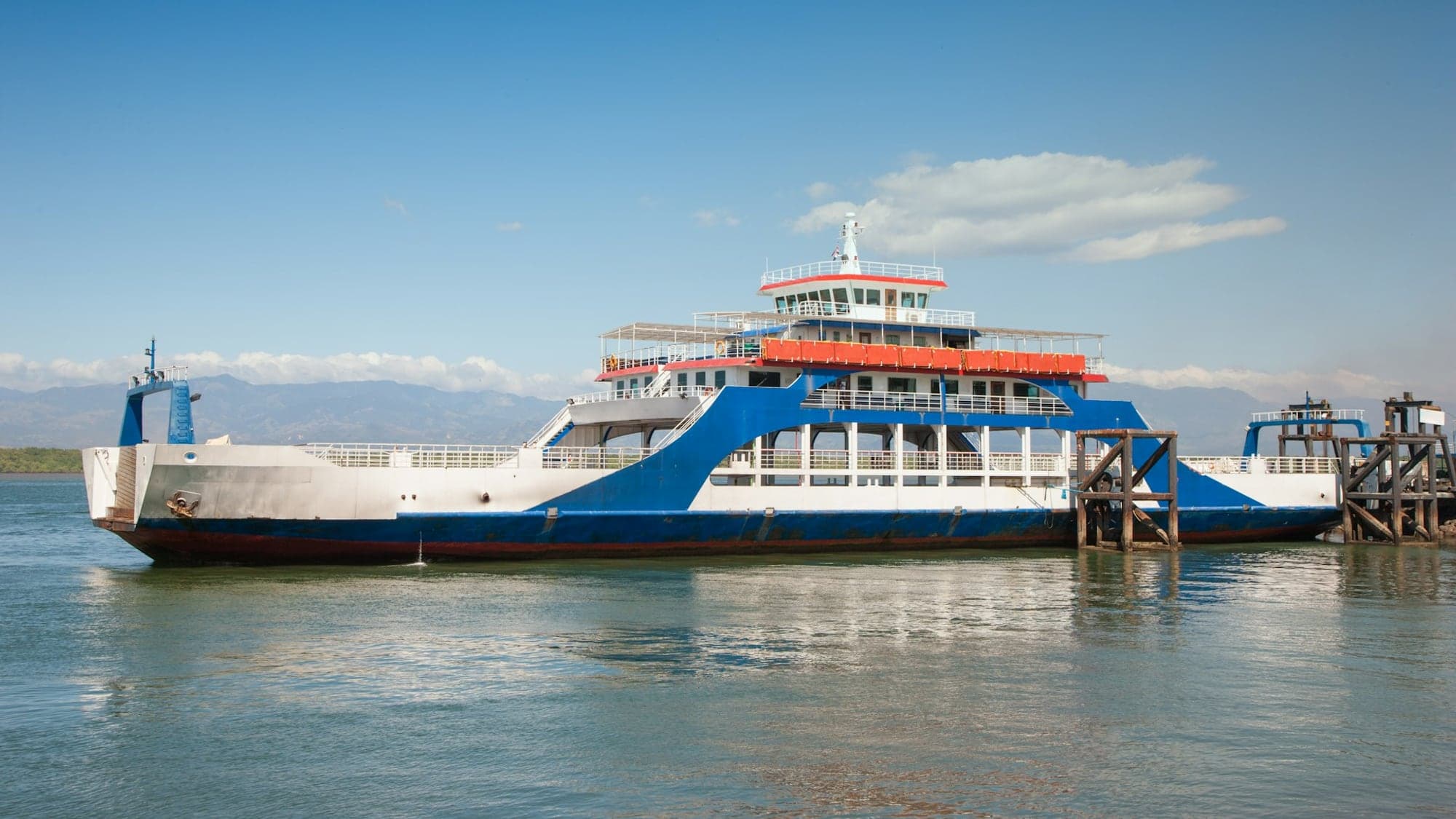 Naviera Tambor ferry that crosses the Gulf of Nicoya between Puntarenas and Paquera