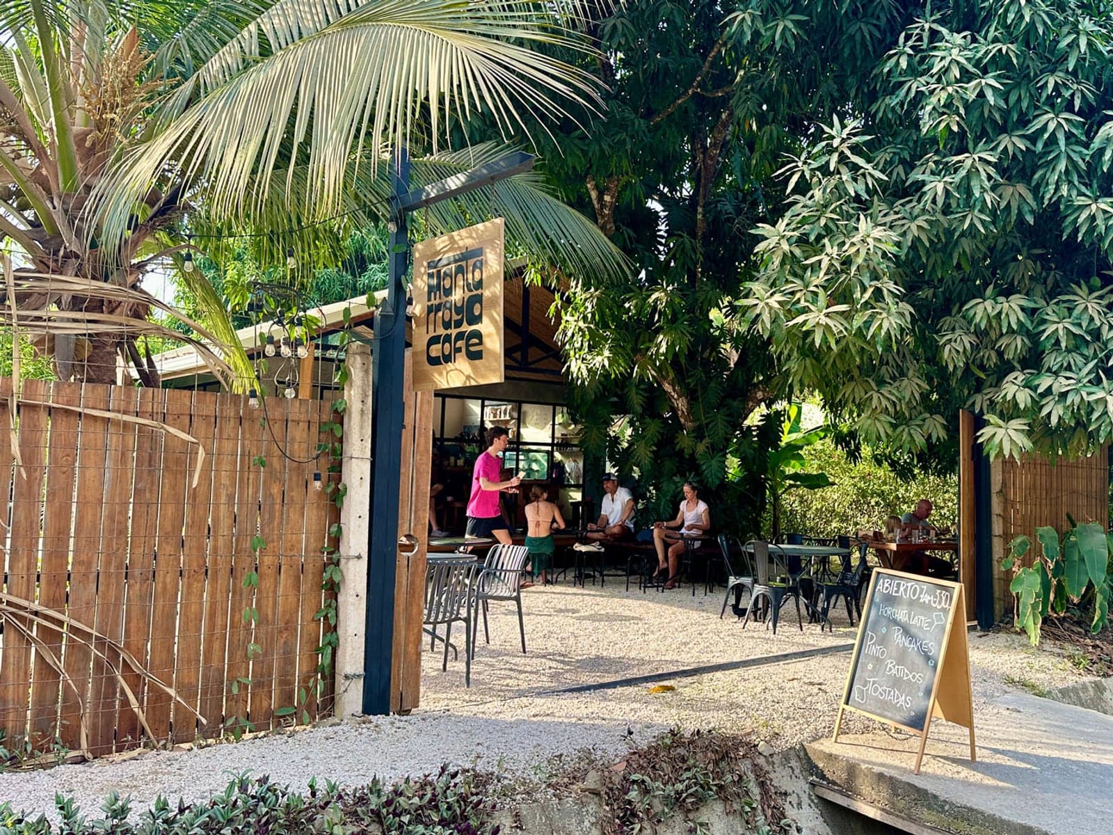 Mantaraya Café (Hermosa Beach) — Beach breakfast · 10min north